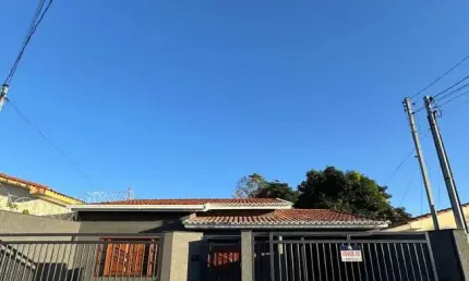 Casa à Venda no Jardim Panorâmico em Patos de Minas – 3 Quartos, Suíte e 132m² por R$ 450 Mil