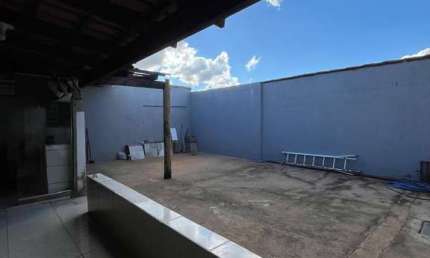 Casa à Venda no Alto Limoeiro em Patos de Minas-MG com 3 Quartos e 308m² Imóvel com Suíte, Arquitetura Moderna e Localização Privilegiada