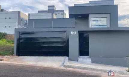 Casa à Venda no Bairro Laranjeiras – 2 Quartos, Garagem Coberta e Terreno de 300m² em Patos de Minas