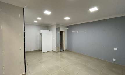 Galeria Cristina - Loja Comercial à Venda no Centro de Patos de Minas – Galeria Daniela Cristina