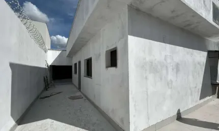 Casa à Venda no Afonso Queiroz em Patos de Minas – 3 Quartos, Suíte, Churrasqueira e Segurança