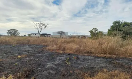 Terreno à Venda com 3.535 m² no Setor Industrial em Patos de Minas
