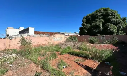 Terreno à Venda no Bairro São Francisco em Patos de Minas - 465m² para Construir a Casa dos Seus Sonhos!