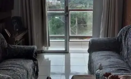 Apartamento à Venda no Bairro Laranjeiras – 2 Quartos e Sacada