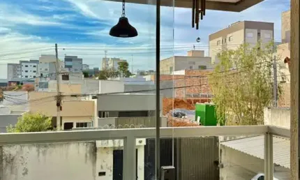 Apartamento à Venda no Bairro Laranjeiras – 2 Quartos com Planejados e Garagem