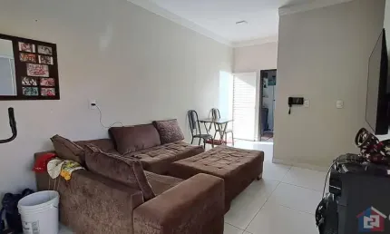 Casa de Esquina à Venda no Bairro Nossa Senhora de Fátima – 3 Quartos, Suíte com Closet e Garagem Ampla