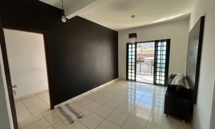 Casa para alugar no nossa senhora das graças – patos de minas, com 2 quartos e suíte