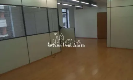 Sala comercial para alugar na Rua Sansão Alves dos Santos, Cidade Monções, São Paulo