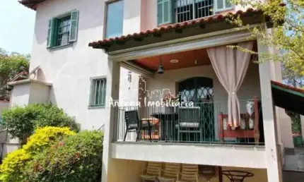 Casa com 03 dormitórios no Bairro Pacaembu - Cód.: 10769