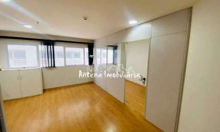 Casa comercial para alugar na Rua do Bosque, Barra Funda, São Paulo
