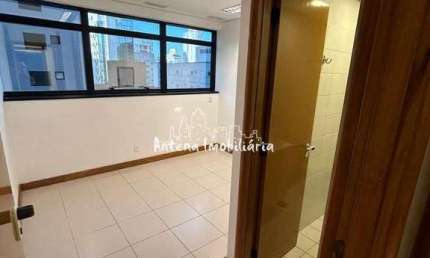 Casa comercial à venda na Rua Mato Grosso, Higienópolis, São Paulo