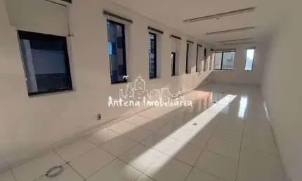 Sala comercial para alugar na Rua Doutor Albuquerque Lins, Santa Cecília, São Paulo