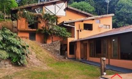 Imperdível: Chácara à venda em Mogi das Cruzes-SP, Fazenda Capelinha! 3 quartos, 3 suítes, 3 salas, 4 banheiros, 4 vagas, 354,35m²!