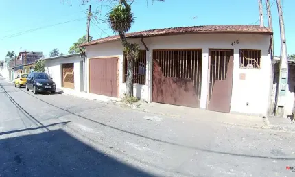 Imperdível oportunidade! Casa à venda em Mogi das Cruzes-SP, na Vila Suissa com 4 quartos, 1 suite, 2 salas, 2 banheiros, 5 vagas de garagem e 367,29 m² de área