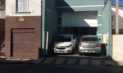 Salão Comercial à Venda no Centro de Mogi das Cruzes-SP: 2 Banheiros, 2 Vagas e 180m² de Área