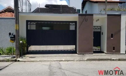 Imperdível oportunidade: Casa para venda em Mogi das Cruzes-SP, Vila Oliveira. 3 quartos, 1 suíte, 3 salas, 3 banheiros, 5 vagas de garagem, 294,45 m².