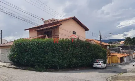 Sobrado a venda no coração de mogi das cruzes, com caractericas de casa de veraneo.