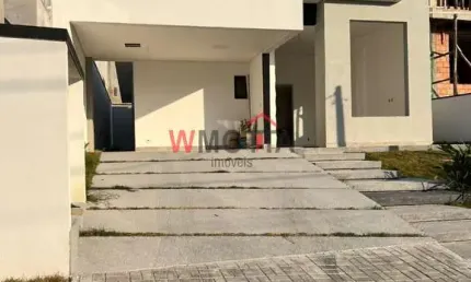 Cassa térrea à venda em condomínio de alto padrão em Mogi das Cruzes! 3 suítes, 3 salas e 150m²