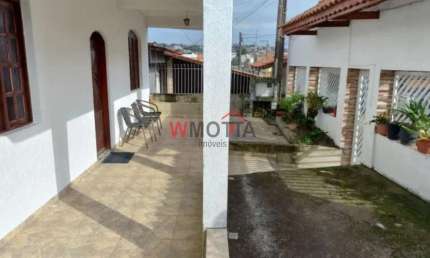 Imperdível: Casa à venda em Itaquaquecetuba-SP, Vila São Carlos! 3 quartos, 1 suíte, 2 salas, 3 banheiros, 10 vagas, 241 m².