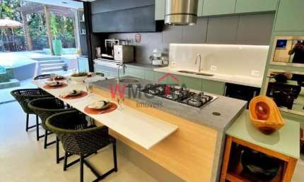 Imperdível! Casa em condomínio de luxo em Bertioga, São Lourenço, com 5 quartos, 5 suítes, 2 salas, 4 vagas e 460m². Aproveite!