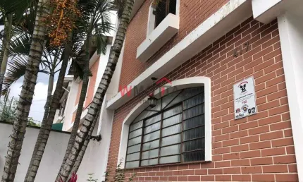 Oportunidade única: Casa à venda em Mogi das Cruzes-SP, Alto Ipiranga. 4 quartos, 1 sala, 3 banheiros, 1 vaga de garagem, 170m².