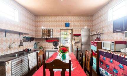 Venda Casa, com 460 M2 de área privativa,em pleno bairro do Telégrafo.