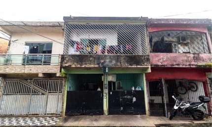 Casa Ampla com 2 Pavimentos e Churrasqueira – Oportunidade em Maracangalha