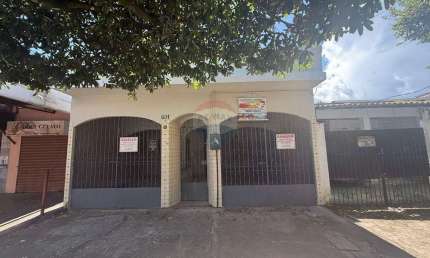 Casa com 3 quartos para alugar no Guamá, Belém 