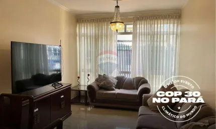 Casa grande e espaçosa   para 4 pesoas , com 3 quartos  sendo uma suíte - 550 metros do hangar - 8 minutos caminhando.