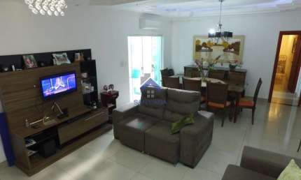 Casa com 3 quartos à venda na Rua Gastão Firmino de Azevedo, 662, Jardim das Bandeiras, Taubaté por R$ 450.000