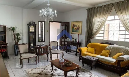 Casa com 2 quartos à venda na Rua José Vicente de Barros, 2803, Parque Santo Antônio, Taubaté por R$ 560.000