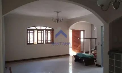 Casa com 2 quartos para alugar na Amadeu Orestes Matera, 236, Independência, Taubaté por R$ 2.500