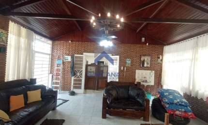 Chácara / sítio com 4 quartos à venda na Alameda Santa Isabel, 851, Parque Vera Cruz, Taubaté por R$ 1.200.000