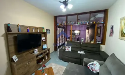 Casa com 4 quartos à venda na Avenida Cinderela, 664, Jardim Gurilândia, Taubaté por R$ 450.000