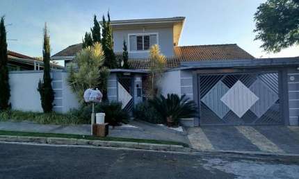 Casa à venda com 4 suítes em Atibaia/SP - Bairro Nobre - Jd Itaperi!