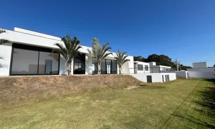 Casa à Venda em Atibaia c/ 3 Suítes - Condomínio Fechado Recanto Tranquilo!
