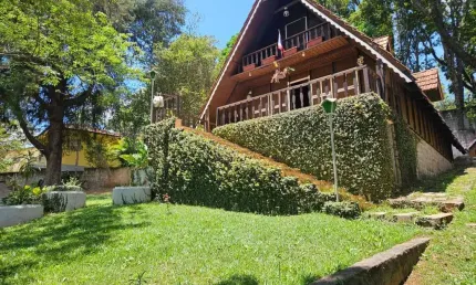Lindo chalé a venda em Mairiporã em Bairro Tranquilo!
