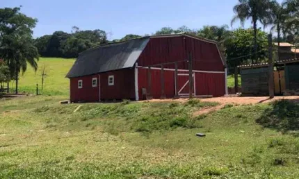 Haras com Estrutura completa de 9 hectares Escriturada! Negocia!