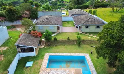 Chácara à venda em Atibaia/SP com 2 casas - Bairro do Tanque, por 780mil!