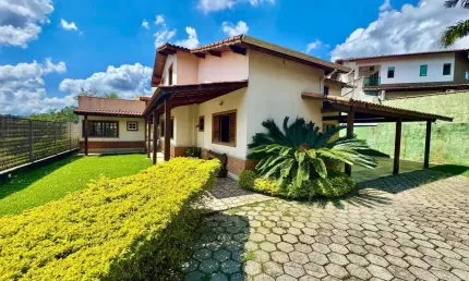 Casa à venda em Mairiporã/SP - Condomínio próximo ao centro, R$1.250.000!