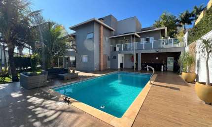 Casa à venda em Condomínio na região de Atibaia/SP - R$1.850.000!