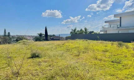 Terreno à Venda em Atibaia/SP - Dentro do Condomínio Flamboyant - R$ 1.5 Mi