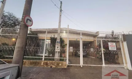 Casa térrea com 3 quartos, sendo 1 suíte à venda, 150 m² por R$ 900.000 - Jardim Cica - Jundiaí/SP.