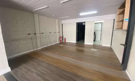 Galpão para alugar, 70 m² por R$ 2.000,00/mês - Jardim Satélite - São José dos Campos/SP
