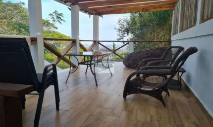 Chácara à venda,para quem procura refugio, ao encotro com a natureza, com casa é piscina em valinhos-sp