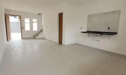 Casa com 2 quartos à venda na Rua Ida Bitencourt Feu, 285, Enseada de Jacaraípe, Serra por R$ 295.000