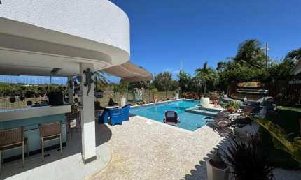 Itapuã, Residencial Quatro Rodas, Casa Duplex Para Venda,                    04 Quartos Com 04 Suítes, 300m2, Porteira Fechada,  Salvador-BA.