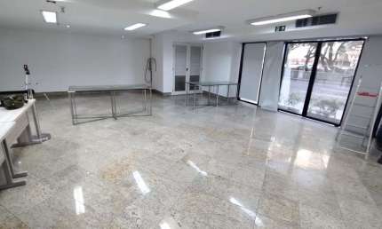 Ponto comercial para alugar na Avenida Atlântica, Copacabana, Rio de Janeiro, 180 m2 por R$ 32.400