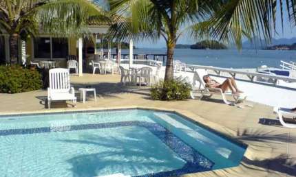Casa em condomínio fechado com 5 quartos à venda na Rua Ilha dos Coqueiros, Praia da Ribeira (Cunhambebe), Angra dos Reis, 280 m2 por R$ 2.000.000