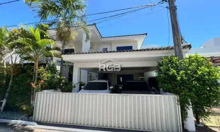 Linda Casa 4/4 com suíte em Buraquinho R$ 1.030.000,00
